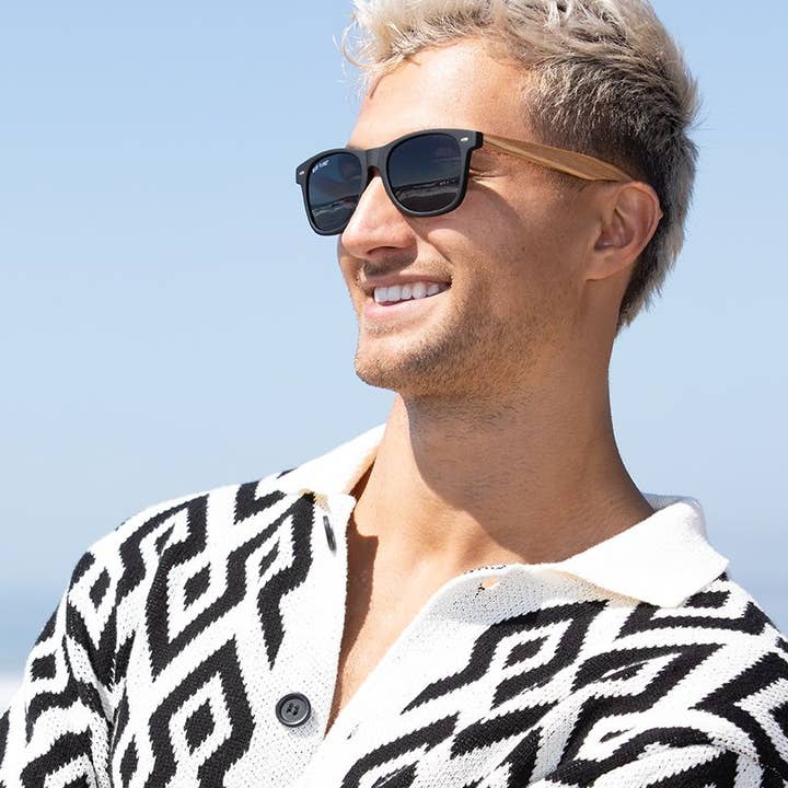 Blue Planet Eco-Eyewear - Vente Lunettes de soleil – homme - Bodie - Onyx mat/bois de zèbre/lentille polarisée fumée3