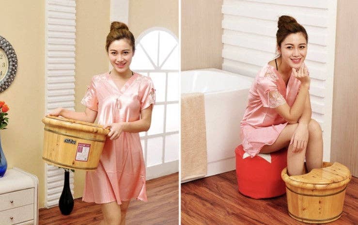 everythingbamboo – Großhandel Bade- & Körperpflege-Set – Fußbecken, Fußbad, Holzeimer, mit Deckel und Massagegerät, OFS036