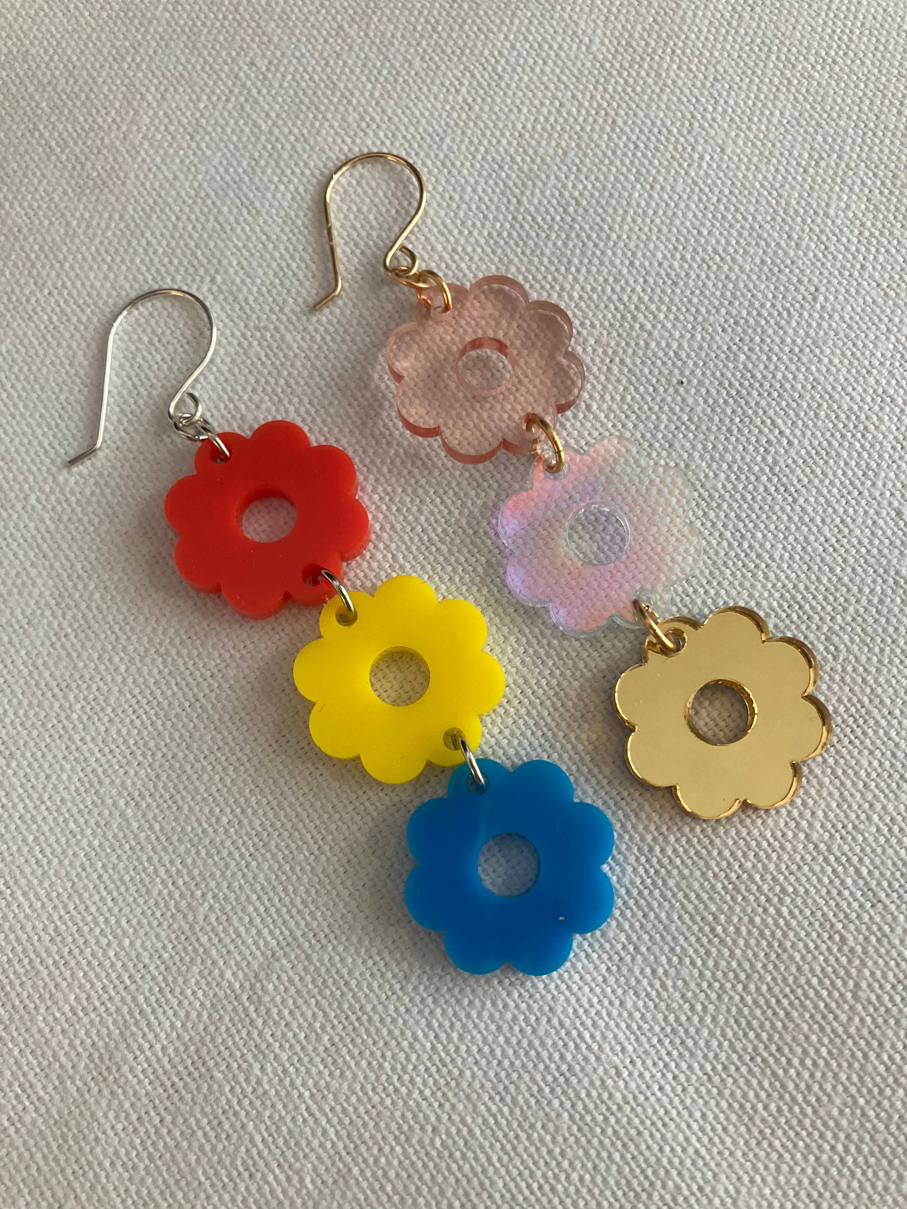 The Lost & Found - Wholesale Dangle Earrings - Retro Daisy Drops "Primary"5