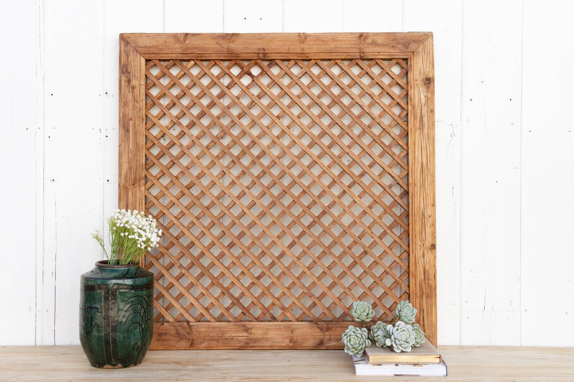 De-cor - Venta al por mayor Papel pintado 3D - Gran ventana de celosía antigua de granja3