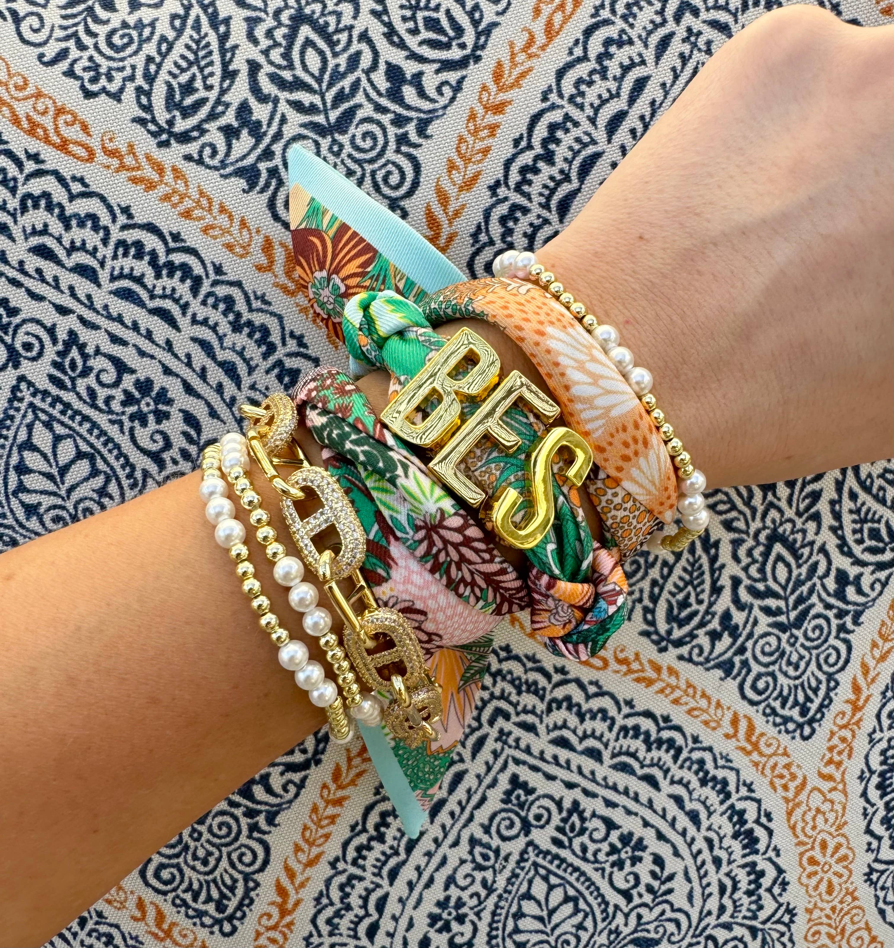 Gemelli - Wholesale Pendant/charm necklace - Gold Slide on Scarf Initials- Individual