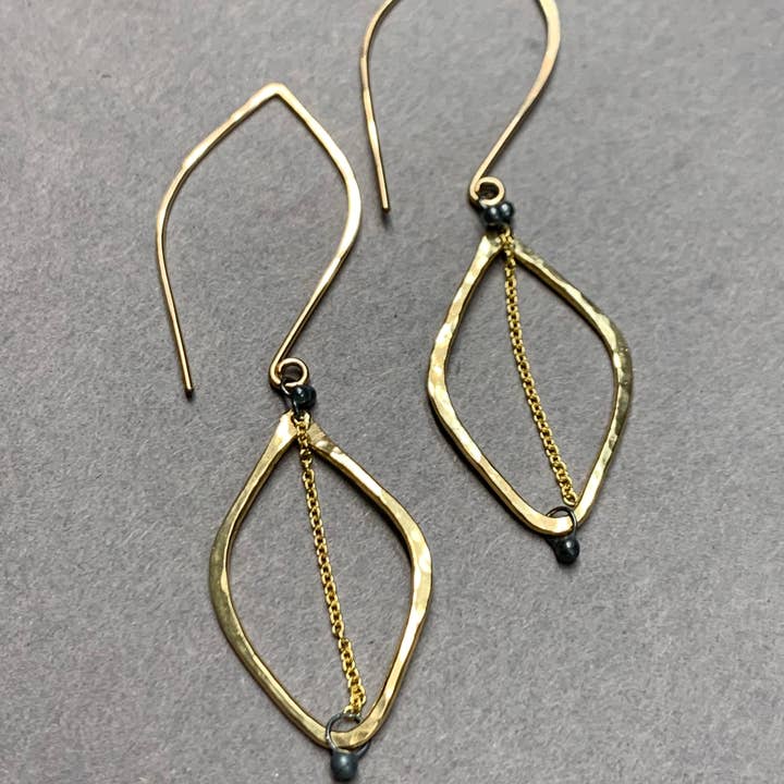 YedOmi Jewelry - Wholesale Dangle Earrings - Hooked Leaf Tassel Earrings4