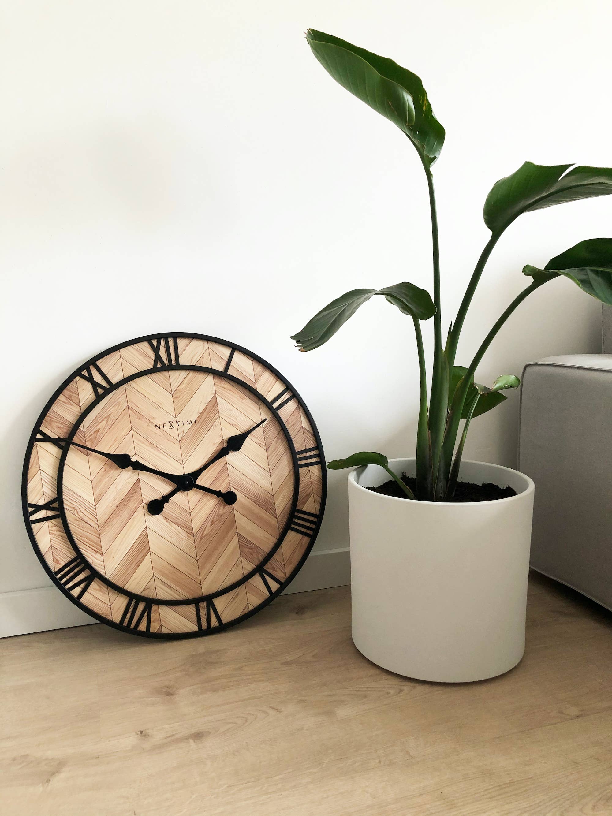 Unek Goods LLC - Wholesale Wall Clock - Roman Vintage Lt Wood1