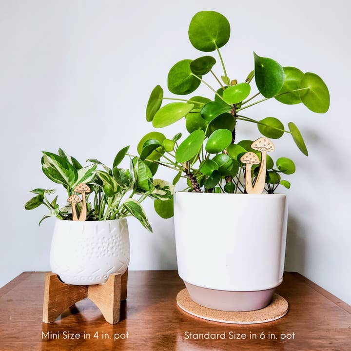 Leaf & Node - Wholesale Garden/Lawn Stake - Mushroom Decorative Houseplant Stake (Wood, 2 Sizes)4