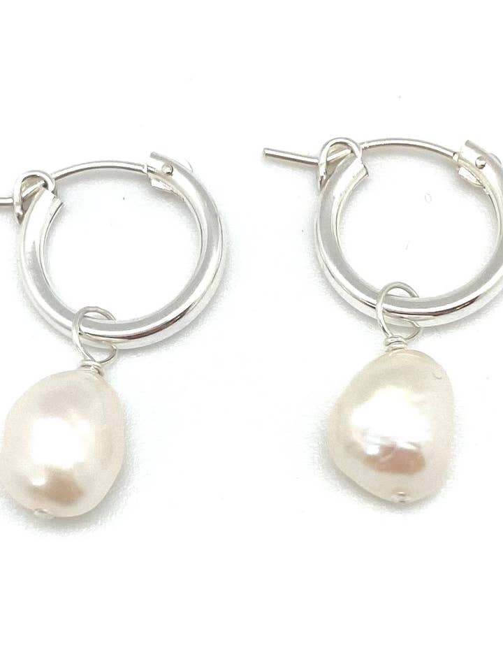 Nina pärlemorring - liten silver för wholesale av In2 design