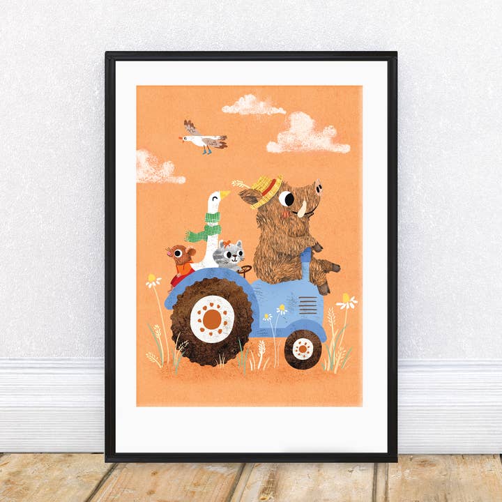 Stampa d'Arte A4 con Trattore | Arte da Parete per Bambini con Illustrazione di Maiale per la vendita all'ingrosso da parte di Emily Nash Illustration Greeting Cards