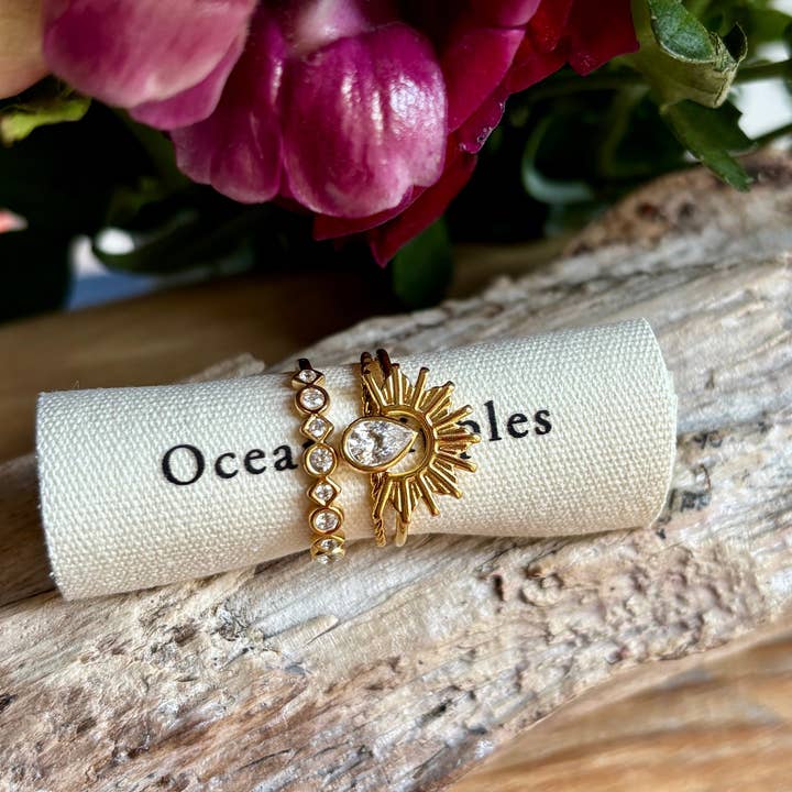 Ocean Ripples – Engroshandel Smykkesæt – 18kt guldbelagt kubisk zirkonia sol- og dråbestabelringsæt2