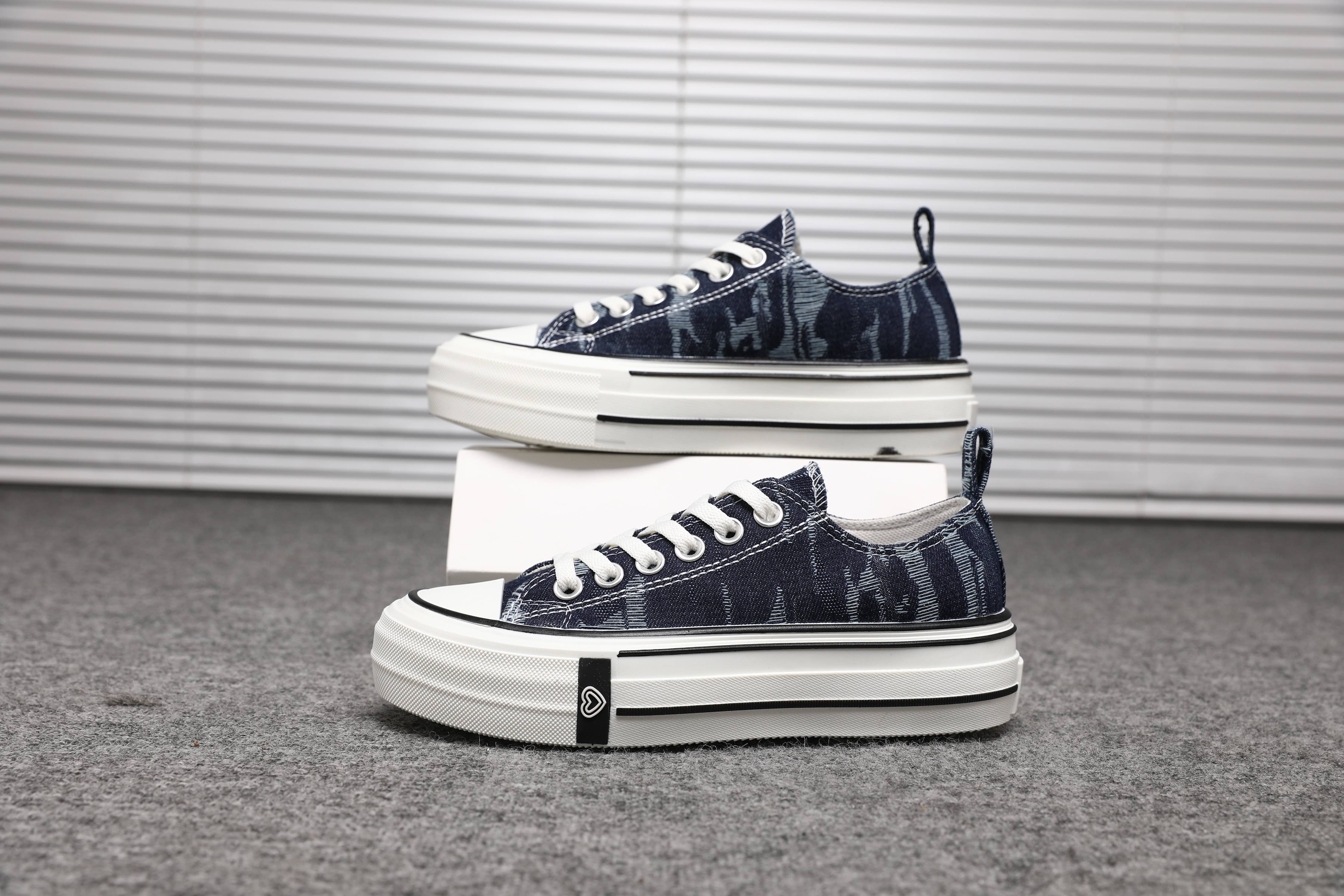 Top Staka - Wholesale Sneakers - Dames - Top Staka damessneakers van canvas met chunky plateauhak7