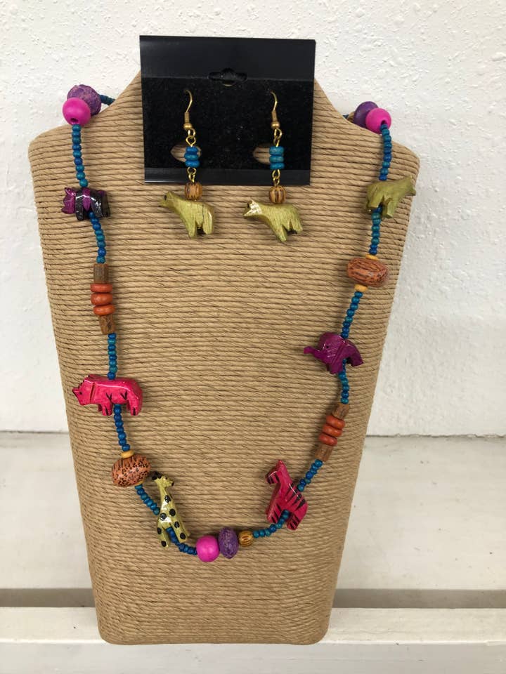 16" BLUE COCO WOOD WITH ASSORTED ANIMAL NECKLACE SET for wholesale by International Duru's