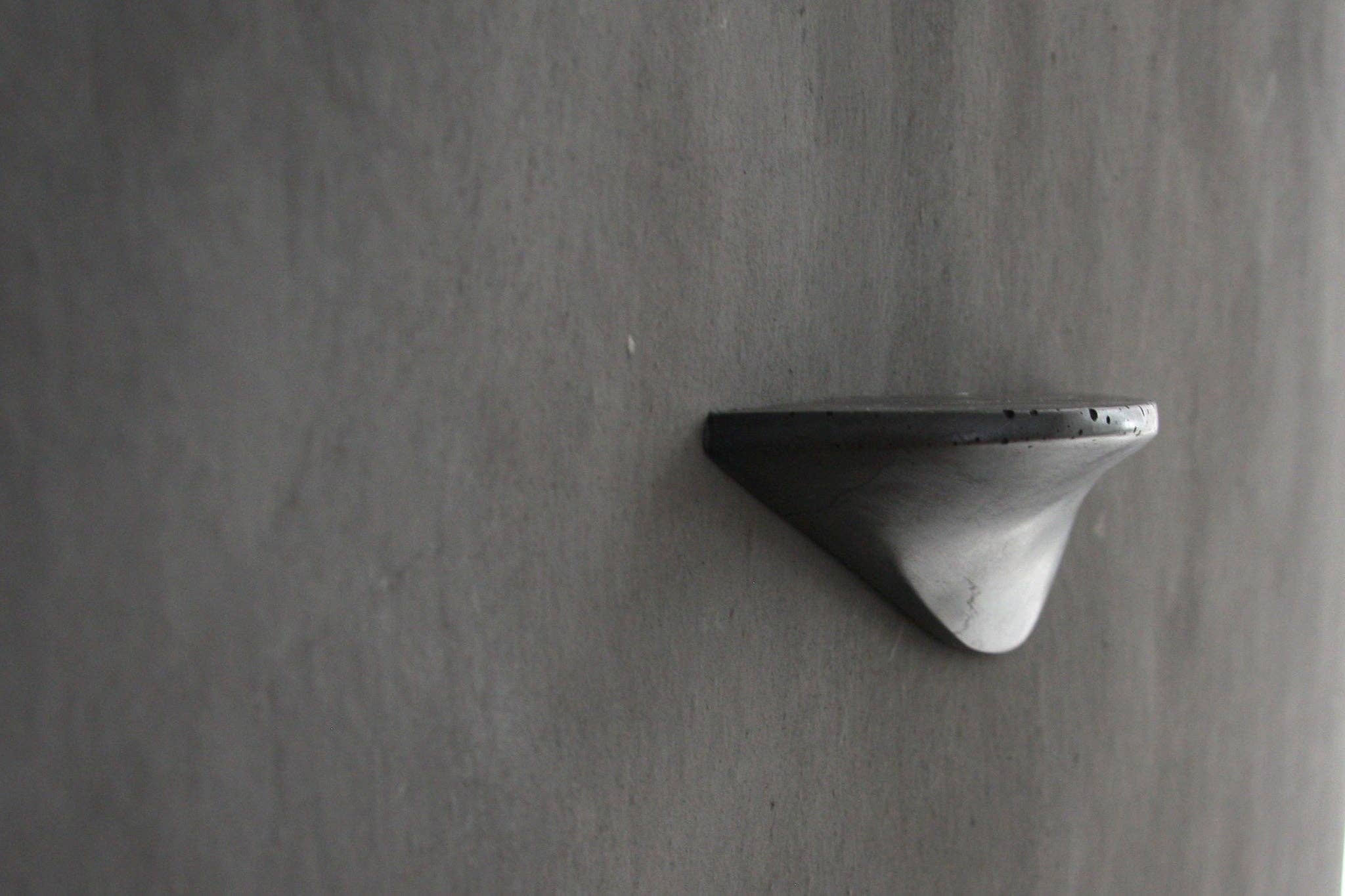 Formpoet - Wholesale Wall Mounted Shelf - Concrete wall shelf small - black8