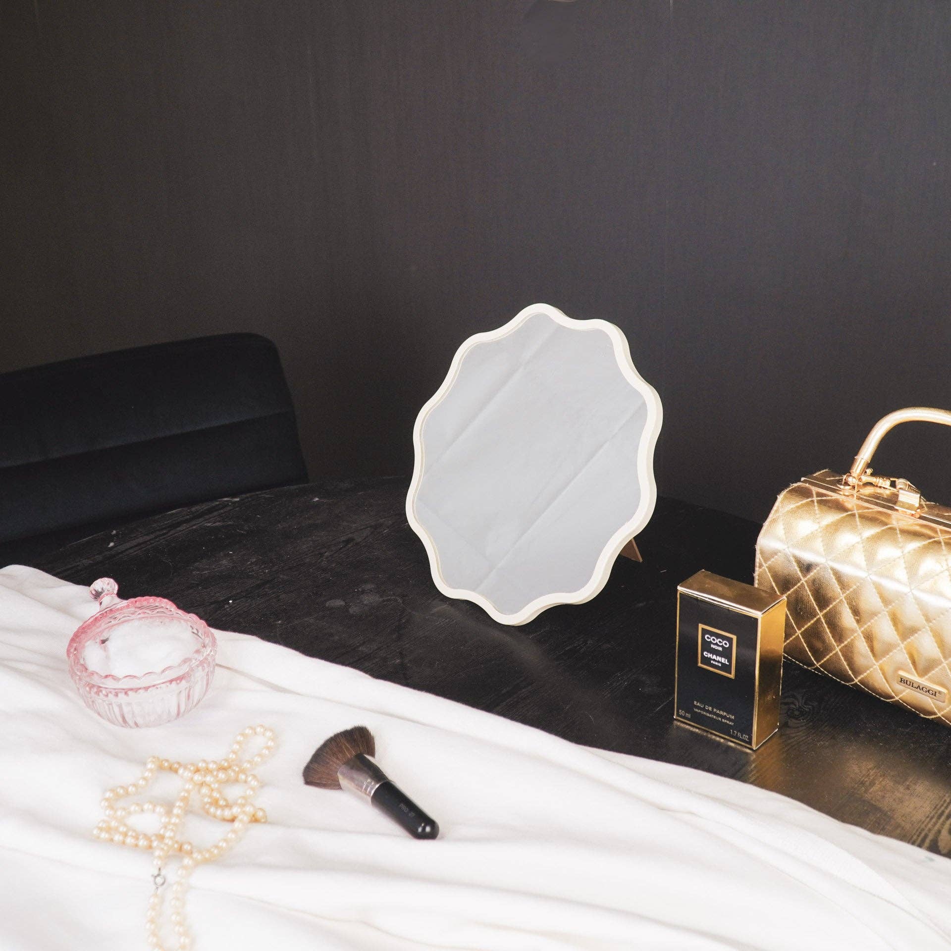 Housevitamin bv - Wholesale Makeup Mirror - Make up Mirror - Round - Sand - 25x1x25cm1