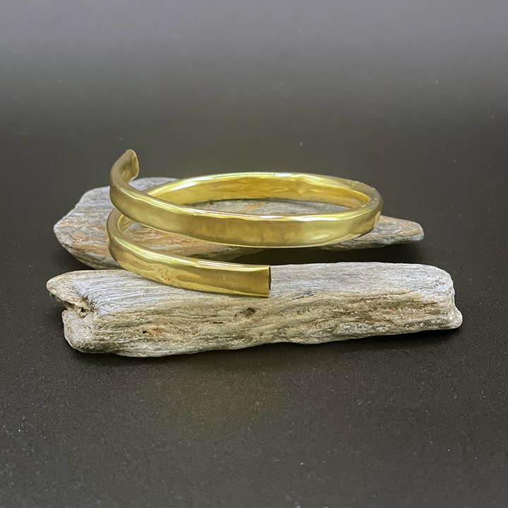 Aro Infinity Armreif für den Großhandel von Line & Label