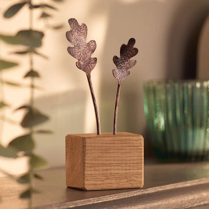 Ornement Chênes pour la vente par Joanne Tinley Jewellery