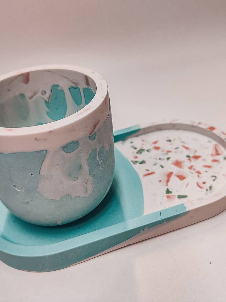 Set bilancia e tazze in Blue Terrazzo Mix per la vendita all'ingrosso da parte di Brickstar Belgium