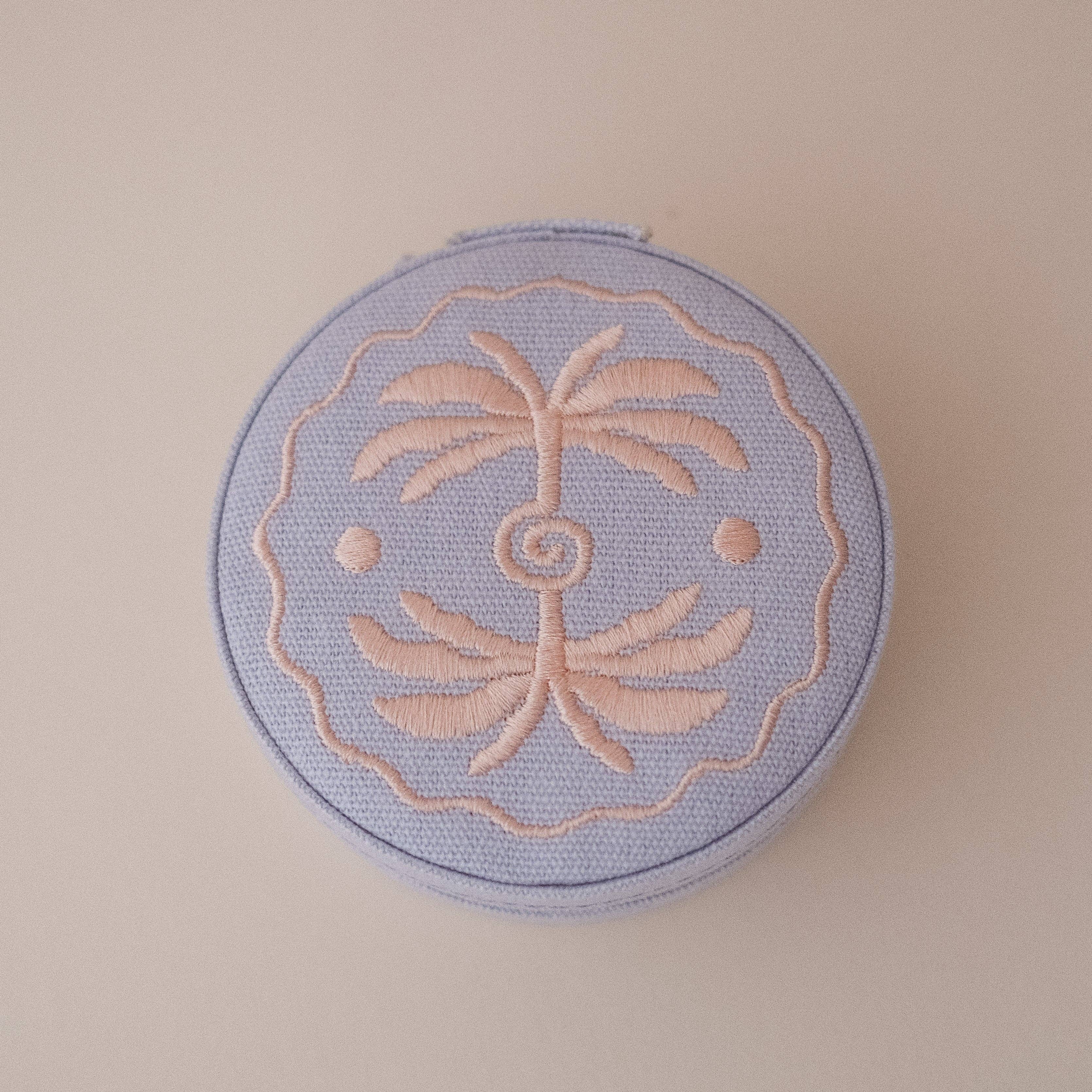 cai & jo USA - Wholesale Jewelry Box/Organizer - Travel Jewellery Case in Lilac Linen1