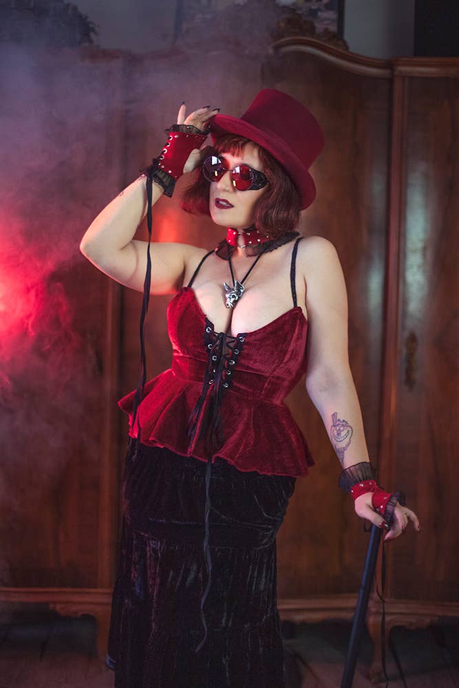 Costurero Real - Wholesale Costume - Women's - Red Velvet Corset bodice, Tapestry Victorian Gothic vampire0