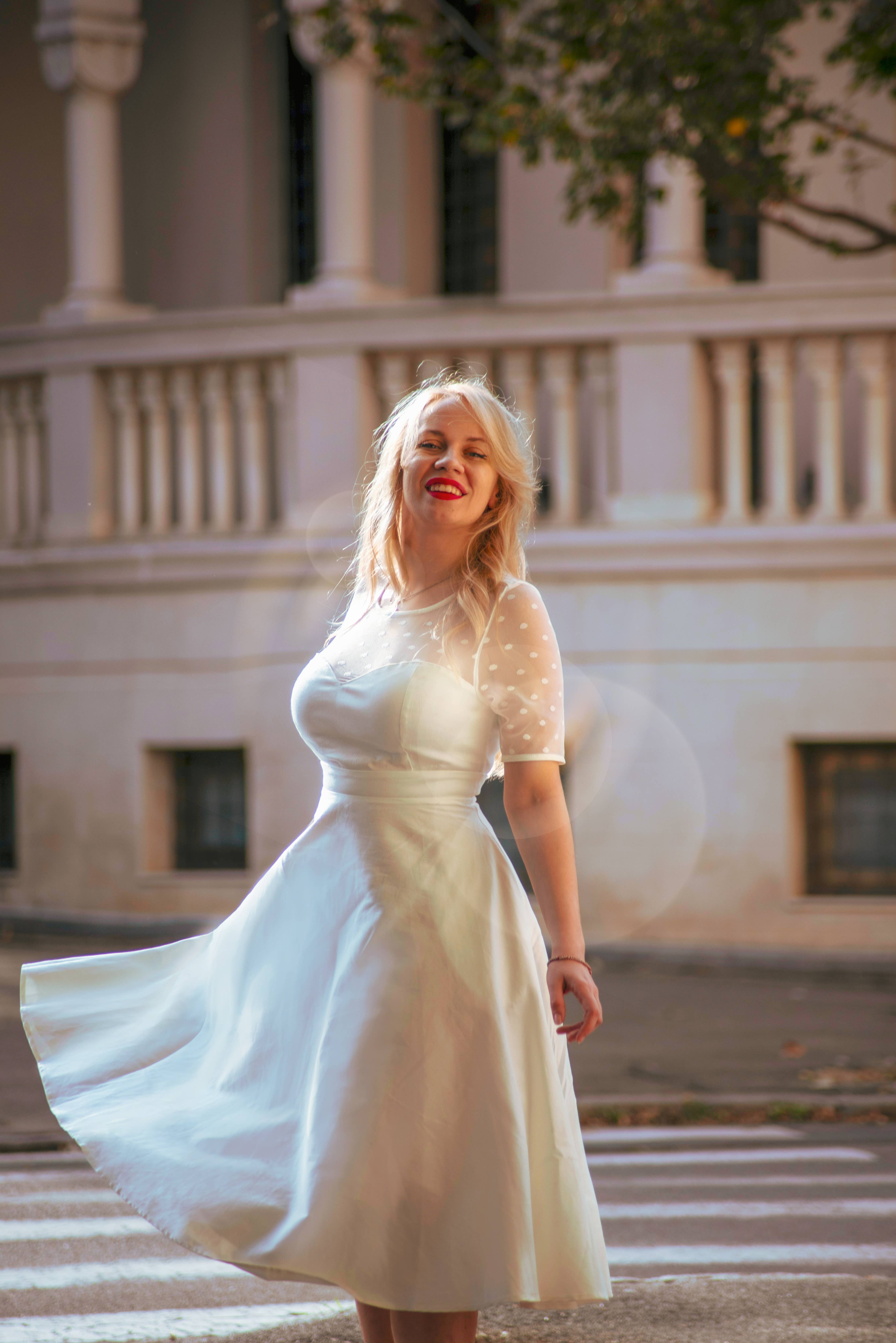 Dolly & Dotty – Vestido - Mulher por atacado – Vestido de Noiva Elizabeth II de Tule com Poás e Mangas Curtas12