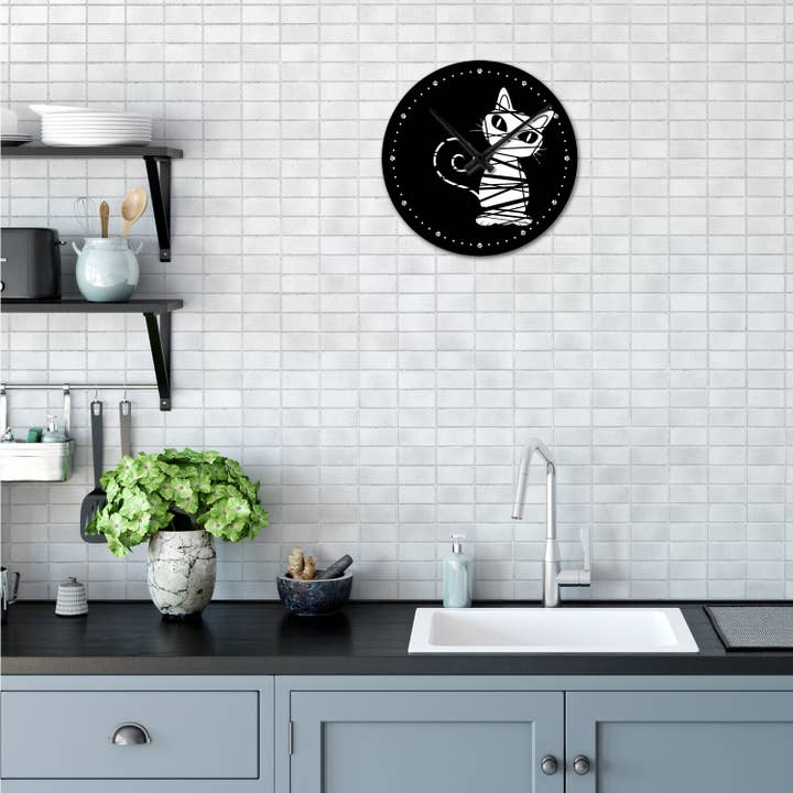 Giallobus - Wholesale Wall Clock - White Cat Between the Lines2