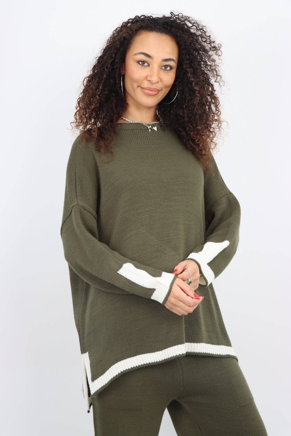 Miss Bold – wholesale Mjukisset – Dam – Italienskt oversize stickat set med kontrasterande kanter27