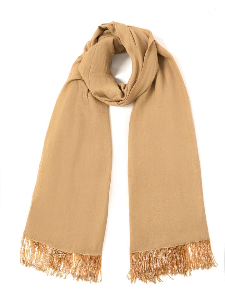 Beige Pashmina-Schal mit Perlenquasten für den Großhandel von Aftershock London
