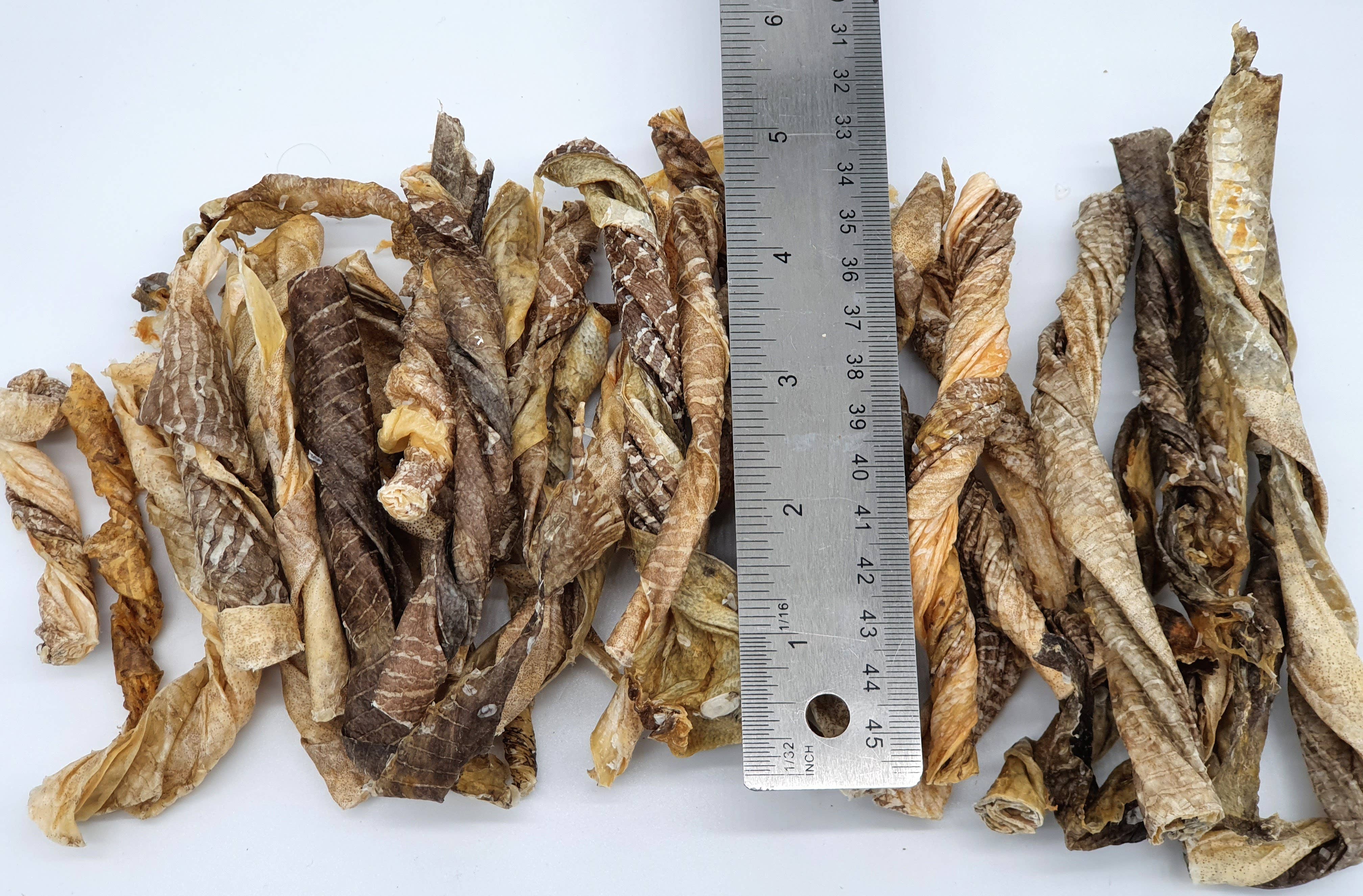 TickledPet - Vente Friandises – chien - Sac de vente au détail de 5 oz Icelandic Codfish Skin Twists2