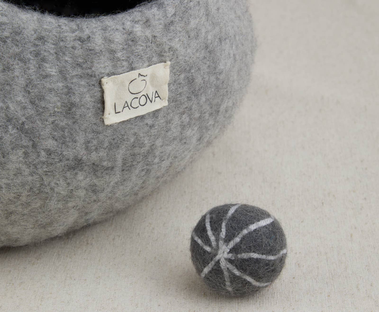 Mishum – wholesale Pet cave – Cat/dog – Cat Cave Black/Grey Tones - Limited Edition2