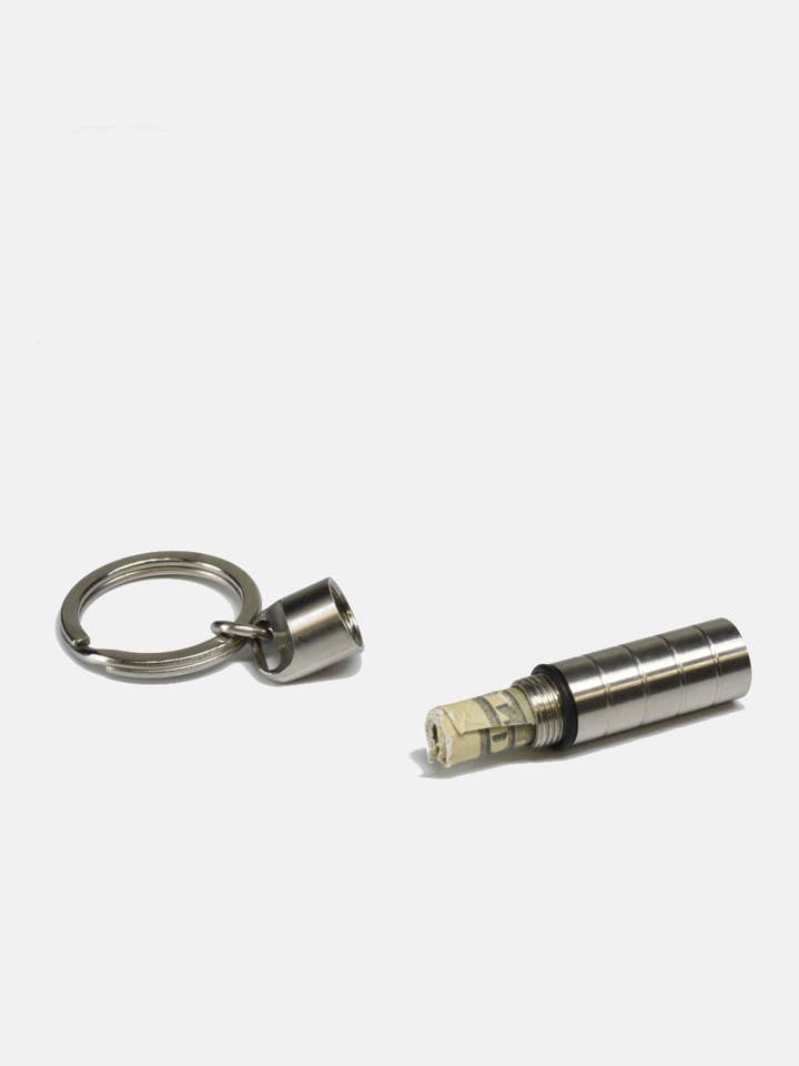 Porte-clés en acier pour la vente par Curated Basics