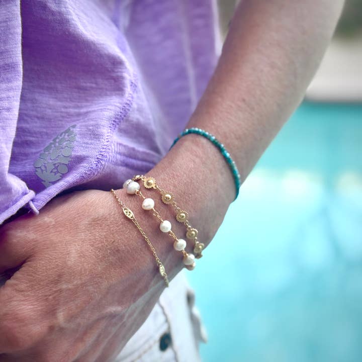 Bracelets à Chaîne Dorée Beachy - Bijoux Résistants à l'Eau ! pour la vente par Jo Bird Jewelry