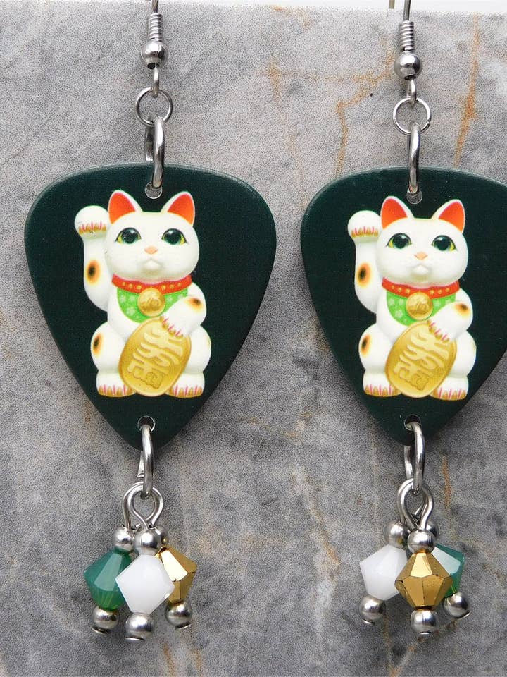 Orecchini con plettri a forma di gatto portafortuna e pendente in cristallo Swarovski per la vendita all'ingrosso da parte di Simply Raevyn