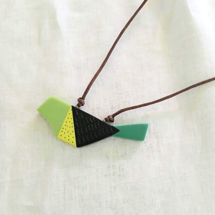 Cinnamon Creations - Wholesale Pendant/charm necklace - Geo Bird Necklace N8-08
