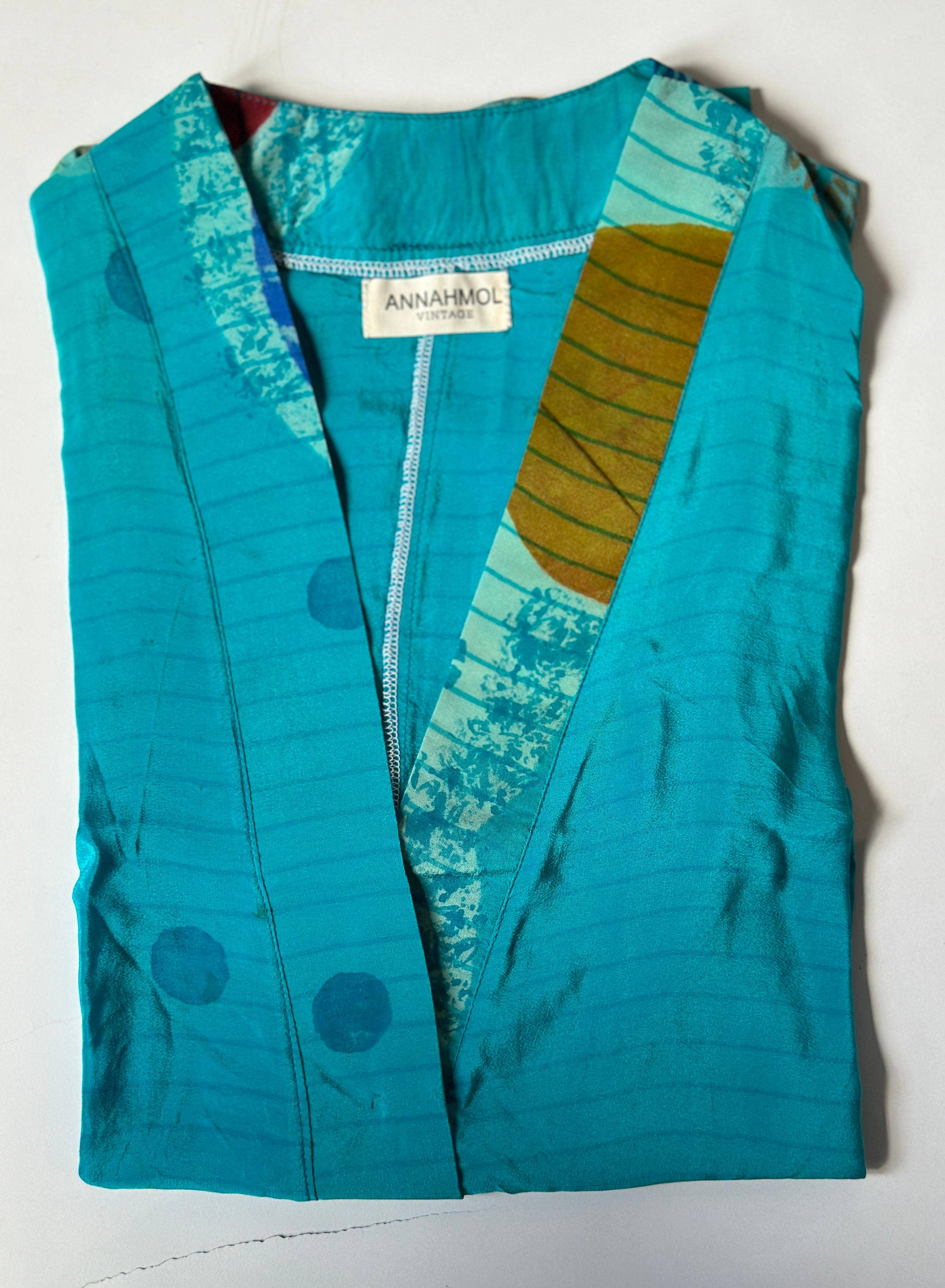 Annahmol - Wholesale Blouse - Women's - Vintage Silk Kimono Top: Free Size: BEST SELLER : OOAK37