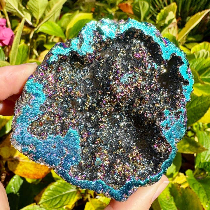 Elf Kendal Hippies - Wholesale Spiritual Stone/Crystal - Giant sparkle geode 7cm Pink blue aura plated geode by elf12