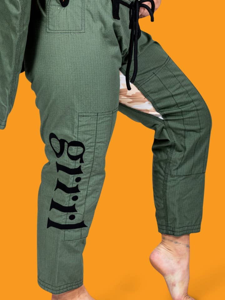 Pantalon GI de marque GRRRL - STOCK LIMITÉ pour la vente par GRRRL