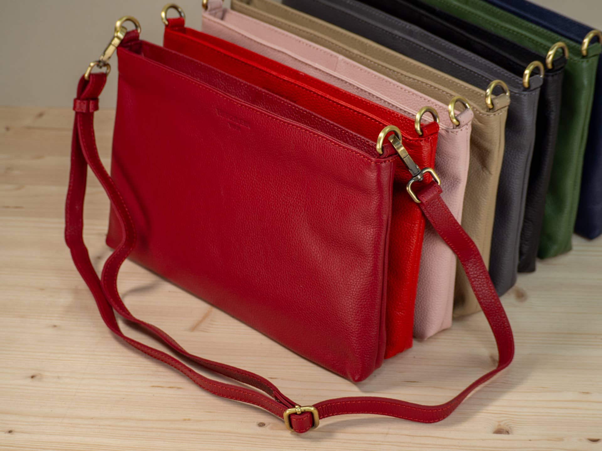 Herzilein-Wien GmbH - Wholesale Crossbody Bag - Women's - Crossbody Leder Tasche simpel2