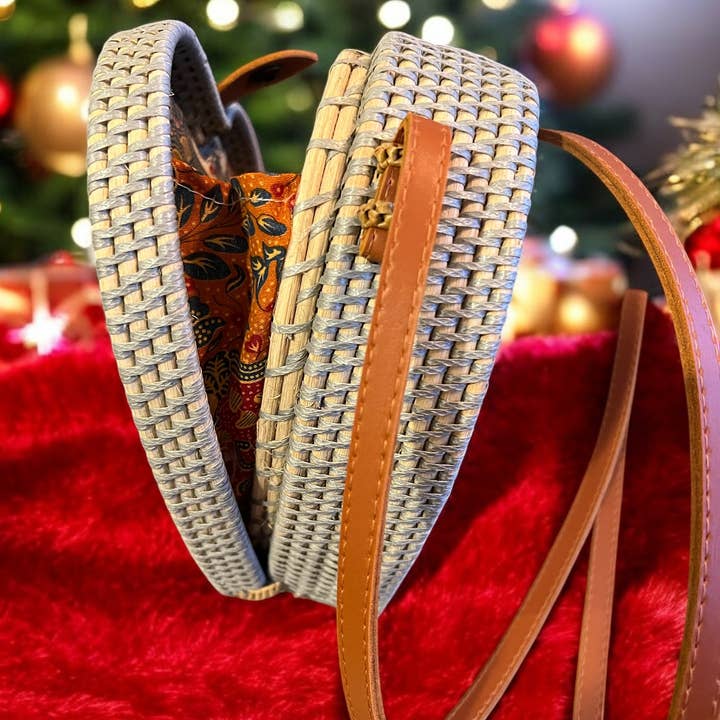 Handicraft Heaven - Wholesale Crossbody Bag - Women's - Heart-Shaped Rattan Handwoven Crossbody Bag w/ Batik lining3