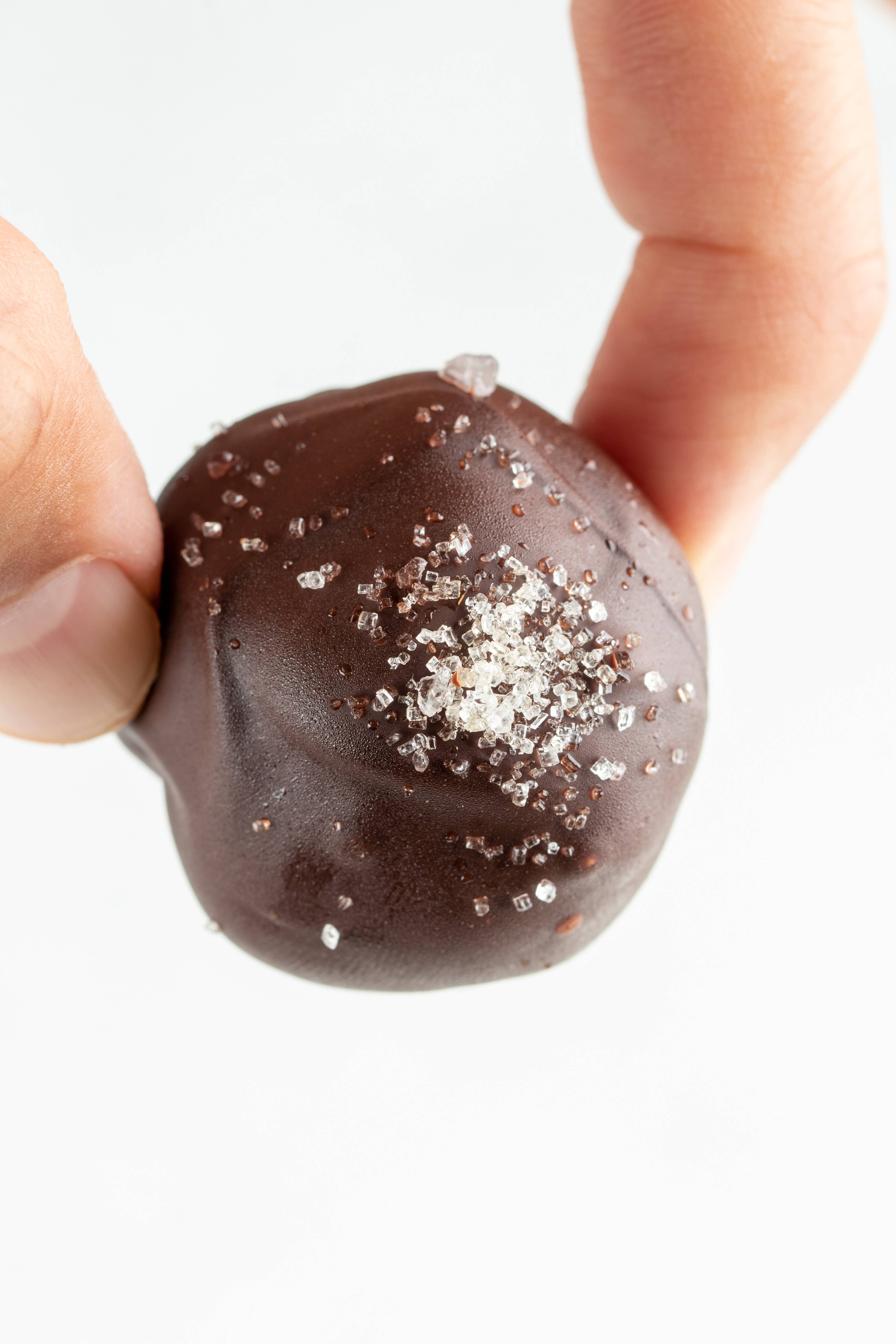 Veganmadness - Wholesale Chocolate Covered Sweets - Peanut Butter Crunch Bocce Ball2