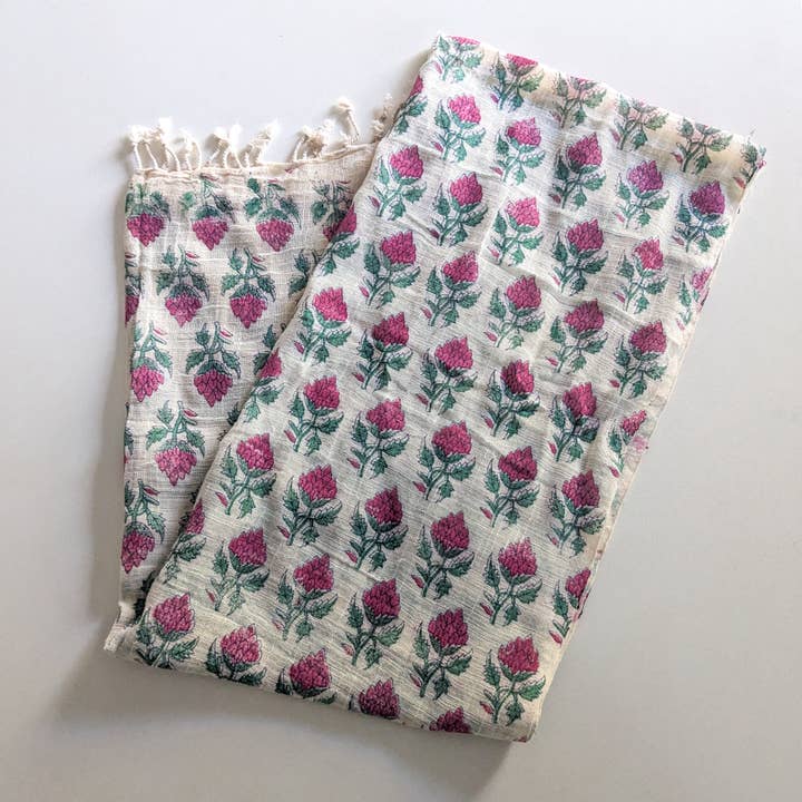 Écharpes en coton khadi imprimées à la main avec des motifs floraux pour la vente par Shakti.ism