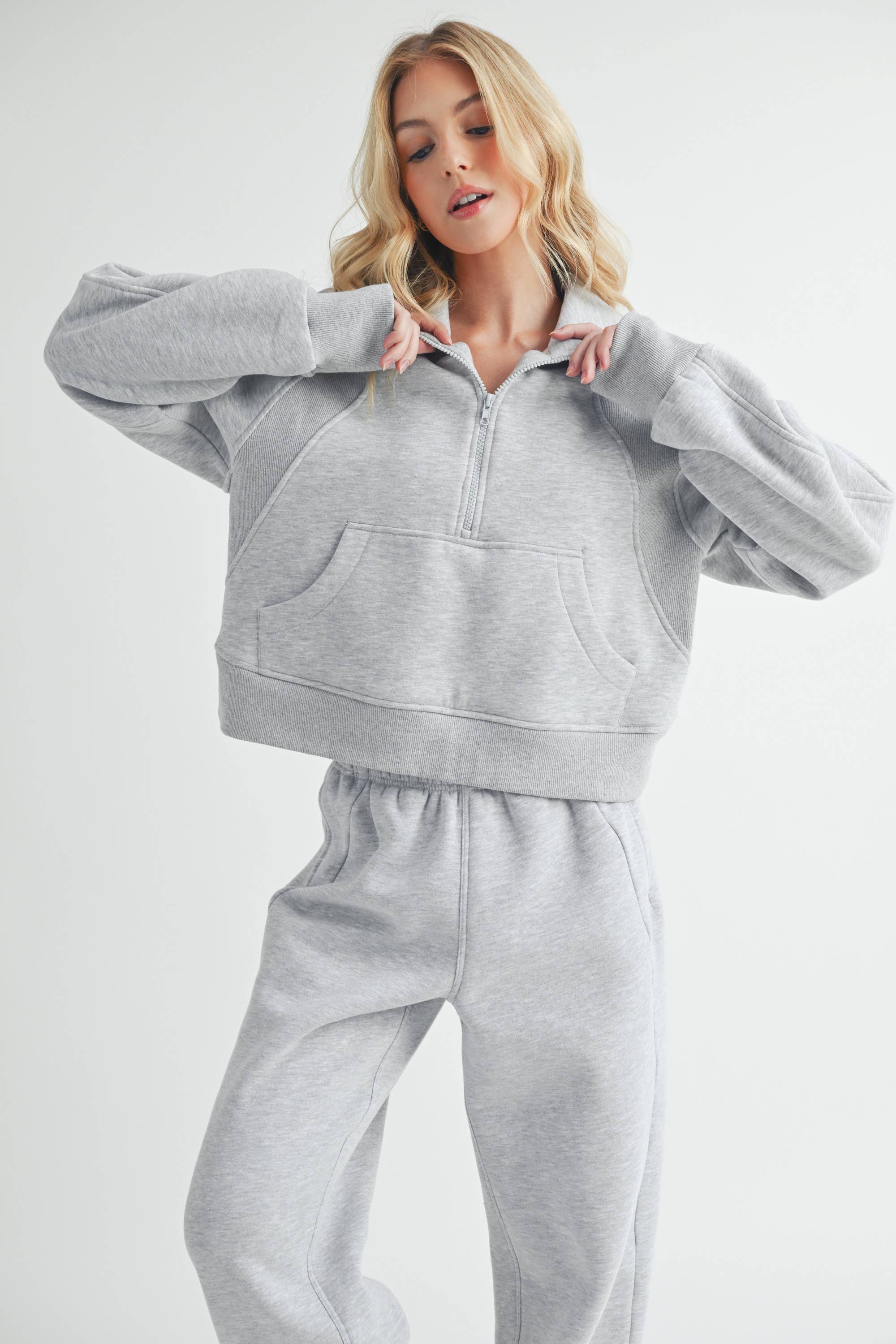 AEMI + CO - Wholesale Sweatshirt - Dames - 950CK Duif, trechterhals, halve ritssluiting, 219