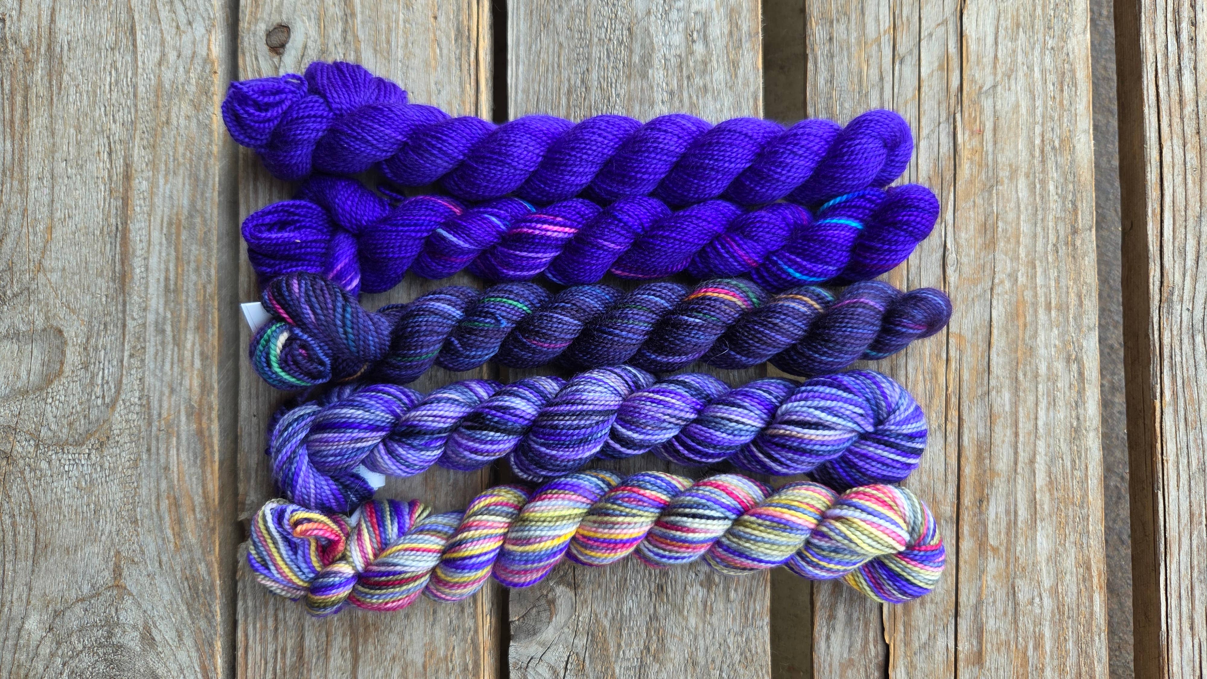 Koigu Wool Designs - Vente Fils à tricoter - Boîtes de Peinture de Fleurs Provinciales (ensembles de mini-écheveaux)36