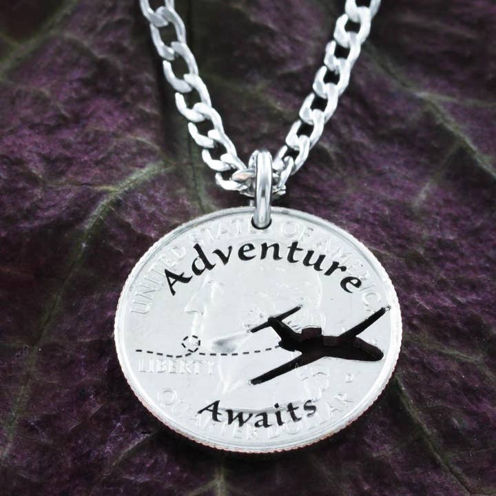 Äventyr Väntar Halsband, Älskar att Resa Flyg Smycken Mynt för wholesale av NameCoins