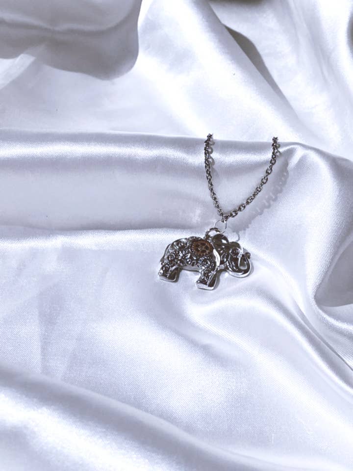 Elephant Silver Gear Bracelet for wholesale by Sapphire Seren