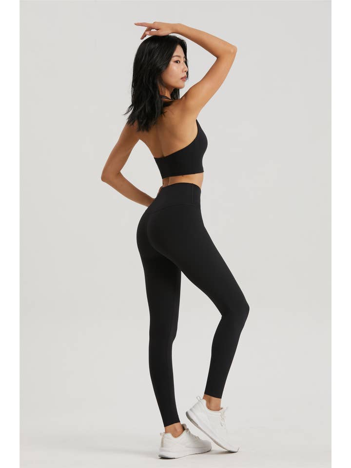 91thelabel – Großhandel Sportbekleidungsset – Damen – Daphne Lycra® Neckholder-Sport-BH & Leggings-Set12