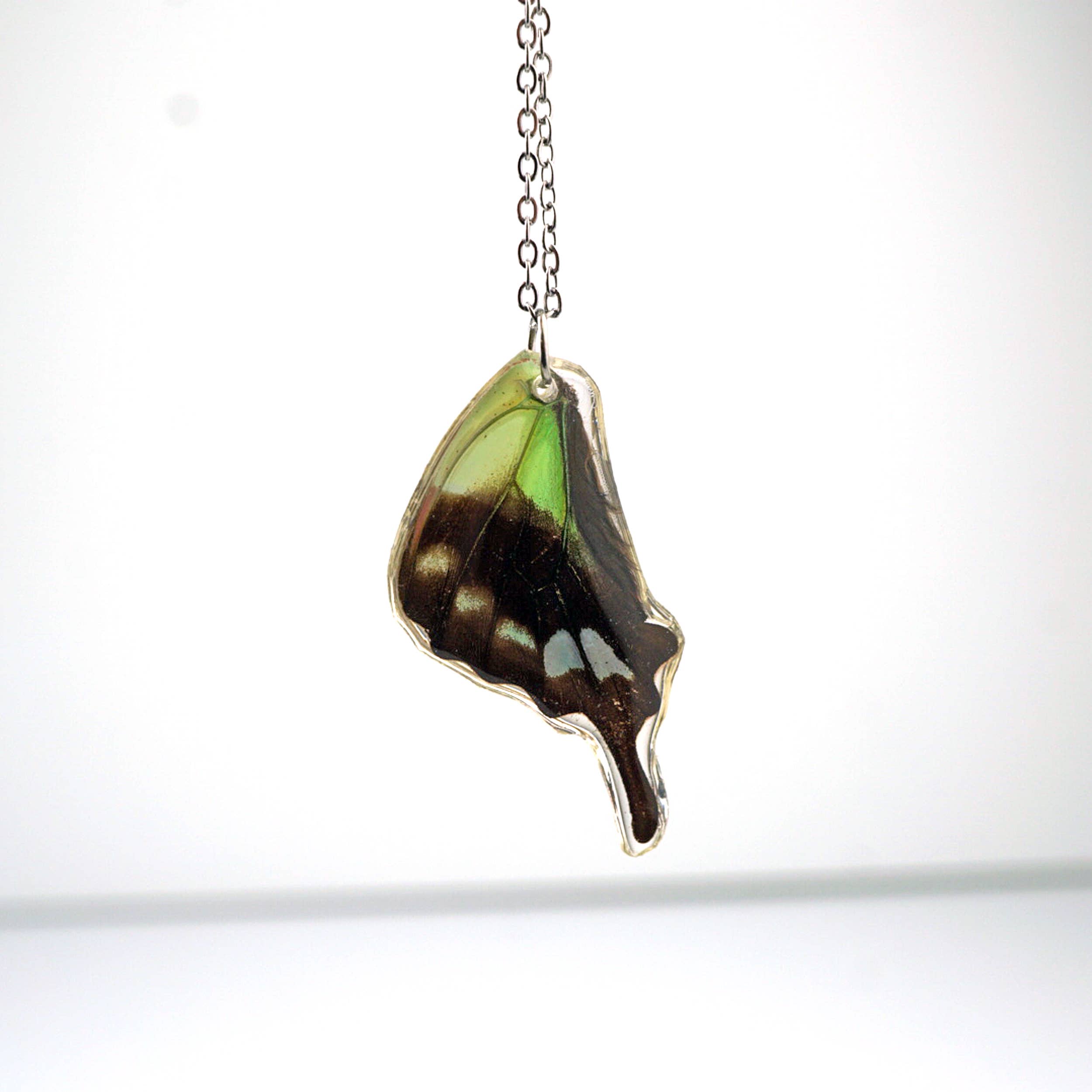 The Pretty Pickle – wholesale Pendant/charm necklace – Purple Spotted Hind Wing Necklace4