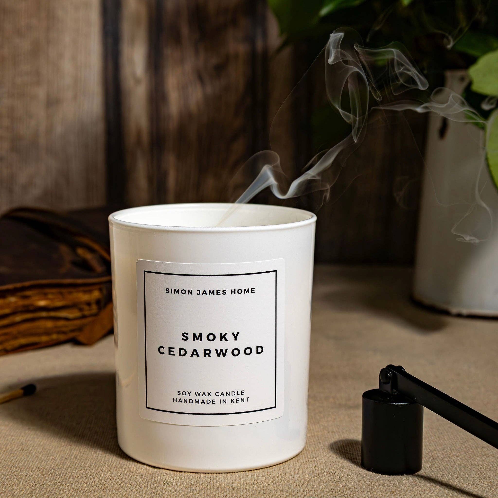 Simon James Home – wholesale Jar/filled candle – Smoky Cedarwood Handmade Soy Wax Candle6