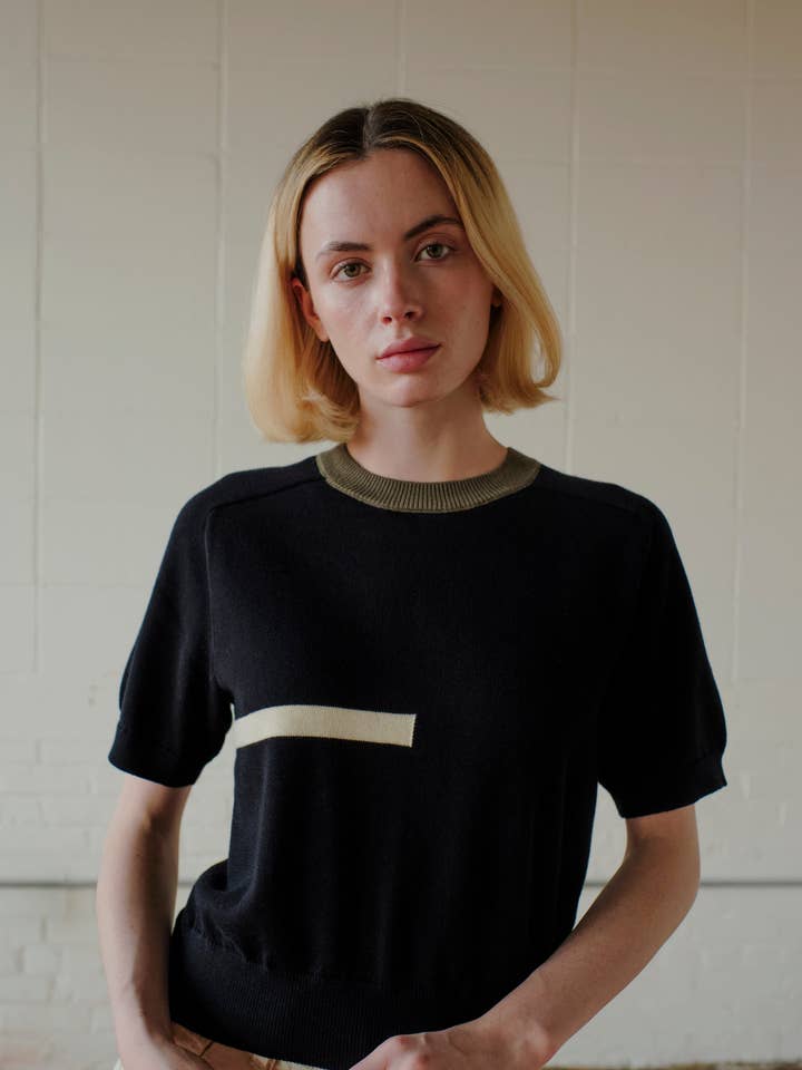 Ruben Tee - Anthracite for wholesale by The Endery