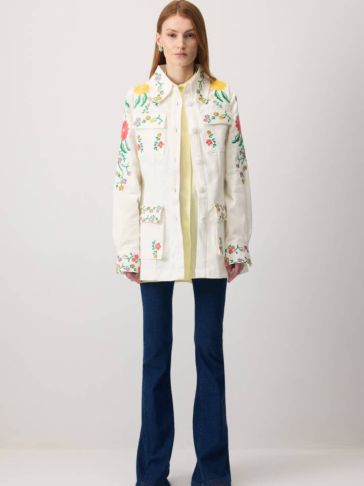 BLOMMIG BRODERAD GABARDINJACKA för wholesale av Touché Privé