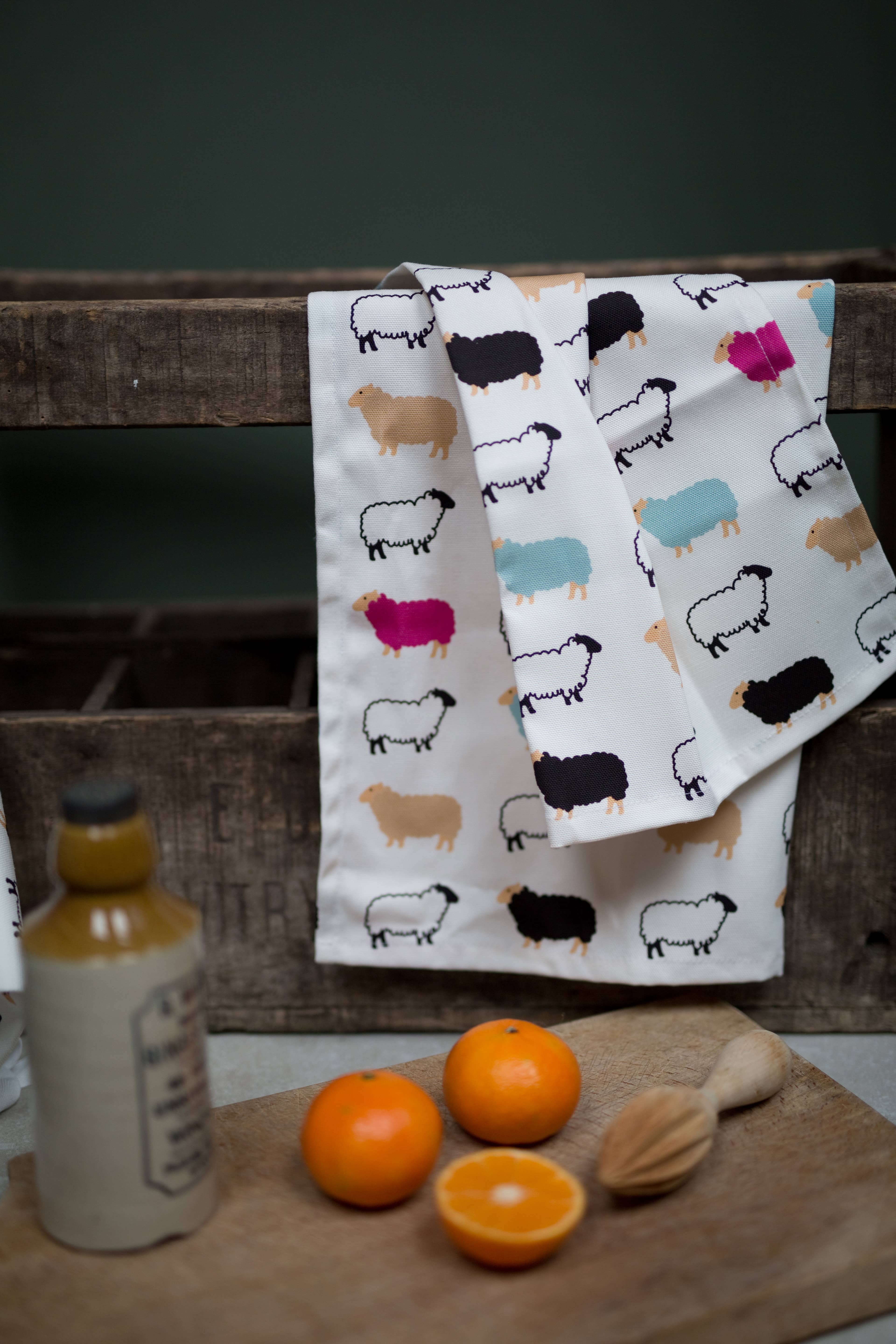 Hairy Coo – wholesale Tea towel – Woolly Ewe Tea Towel - Born and Bred in Scotland5