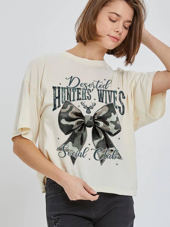 COLORBEAR – wholesale T-shirt (graphic) – women's – Hunters Wives Social Club Graphic Relaxed Crop Top6
