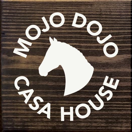 Holzschild Mojo Dojo Casa House (Barbie-Pferde-Silhouette) für den Großhandel von SAWDUST CITY