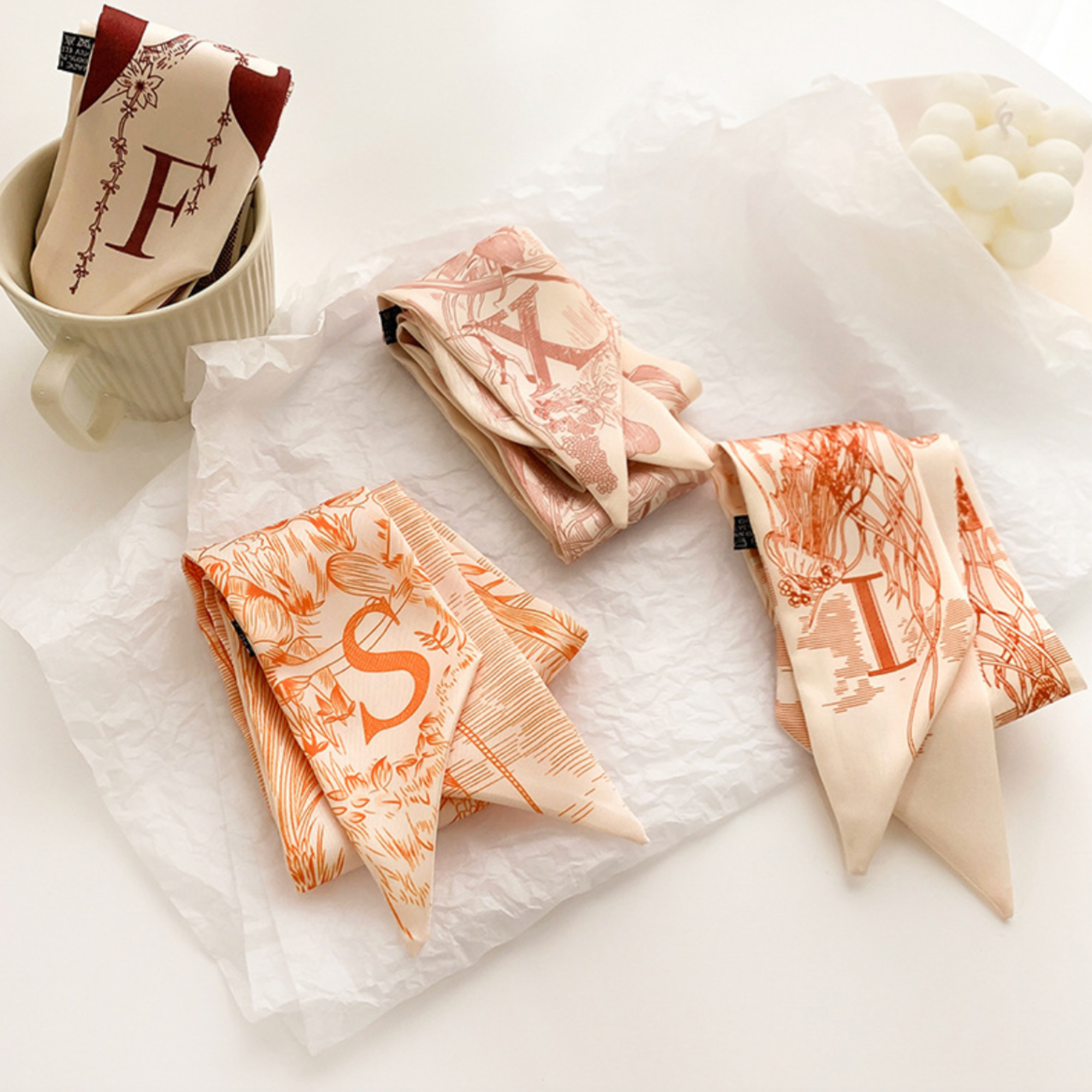 DrifWoo – Engroshandel Tørklæde - Dame – Initialesilketørklæde – personlig gaveaccent til hende10